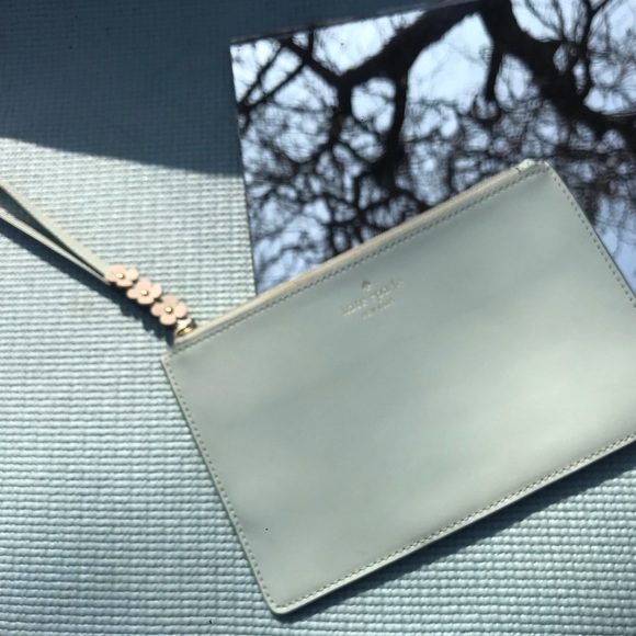 KATE SPADE Leather Eli Wristlet Floral Misty Mint - Picture 2 of 10